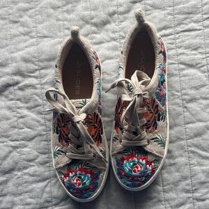 J/SLIDES Beige Sneakers with Multicolor Floral Embroidery